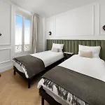 Designer Top Floor Sleeps 8 Peaceful Elevator Fiber Wifi, Balcony