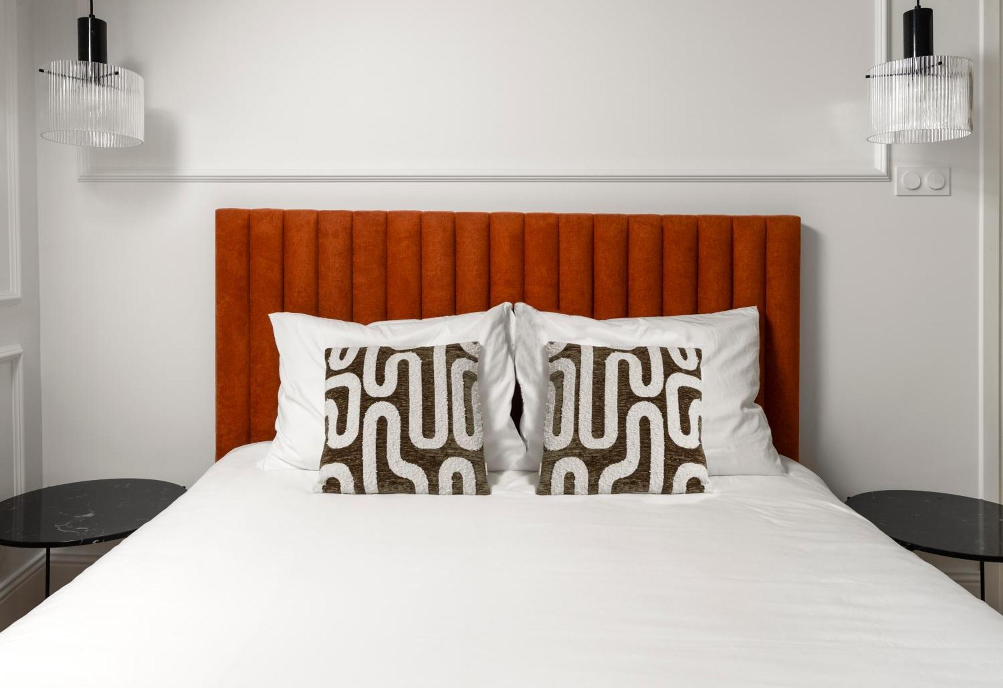 Designer Floor Sleeps 8 Peaceful Elevator Fiber Wifi, Balcony