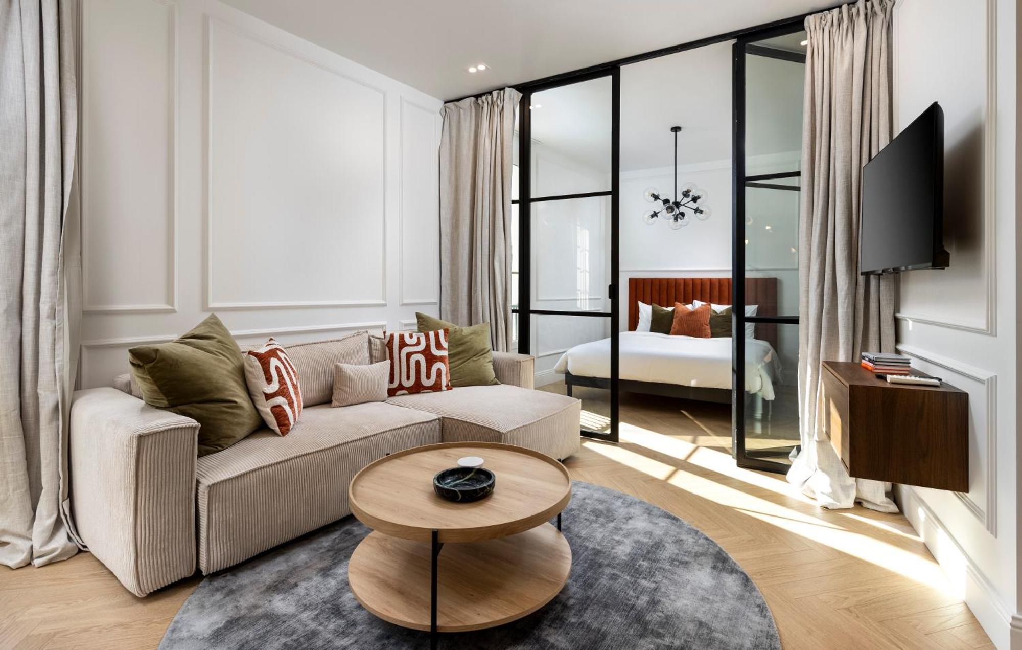 Designer Floor Sleeps 8 Peaceful Elevator Fiber Wifi, Balcony Appartamento